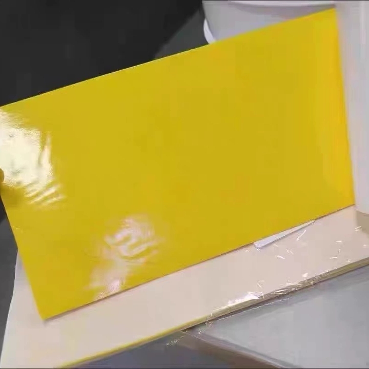 Glue board side